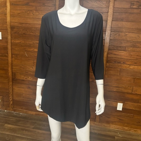 Creation Tops - Creation, black top long three-quarter sleeve size X large stretch